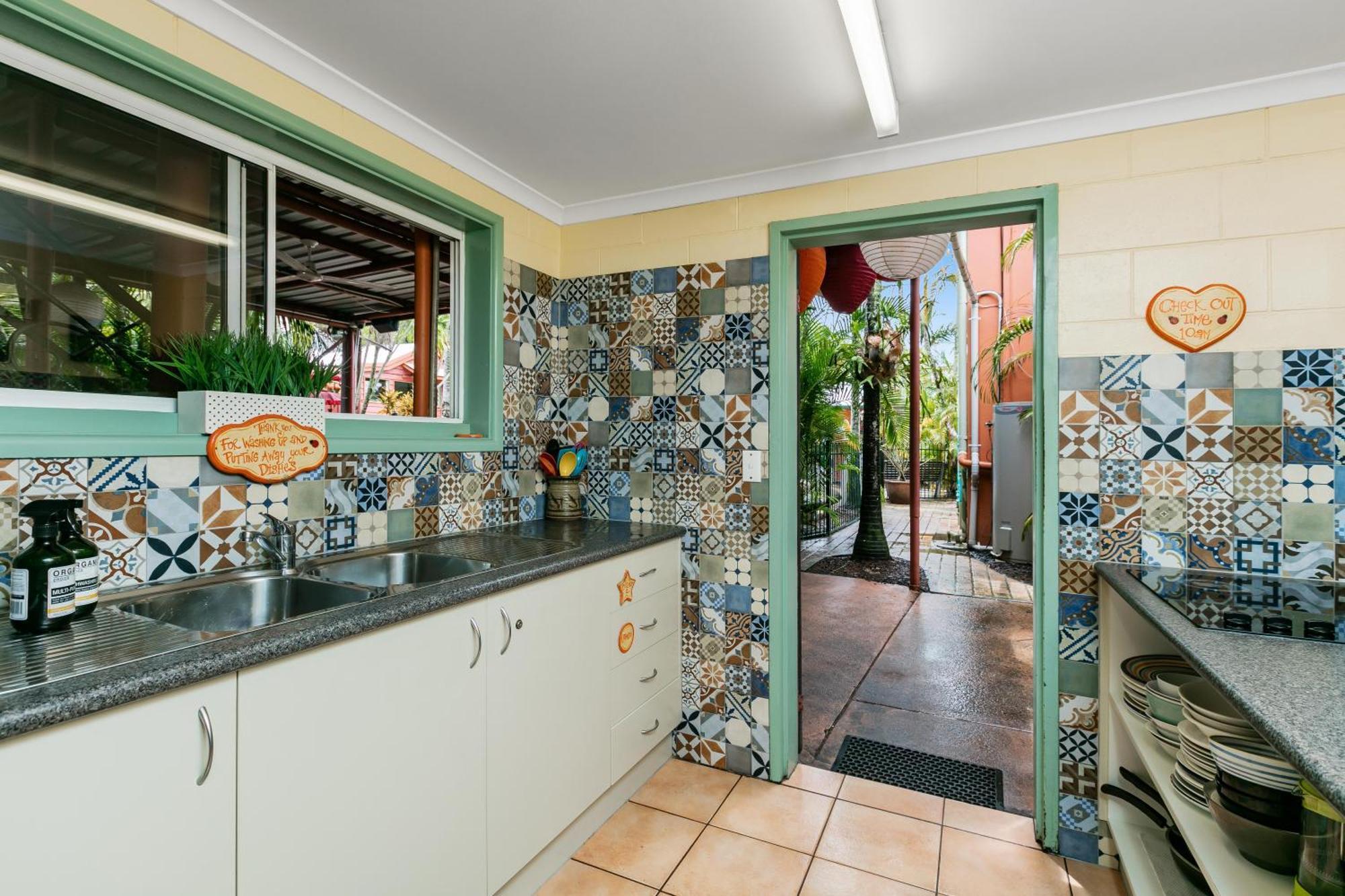 Travellers Oasis Hostel Cairns Kültér fotó