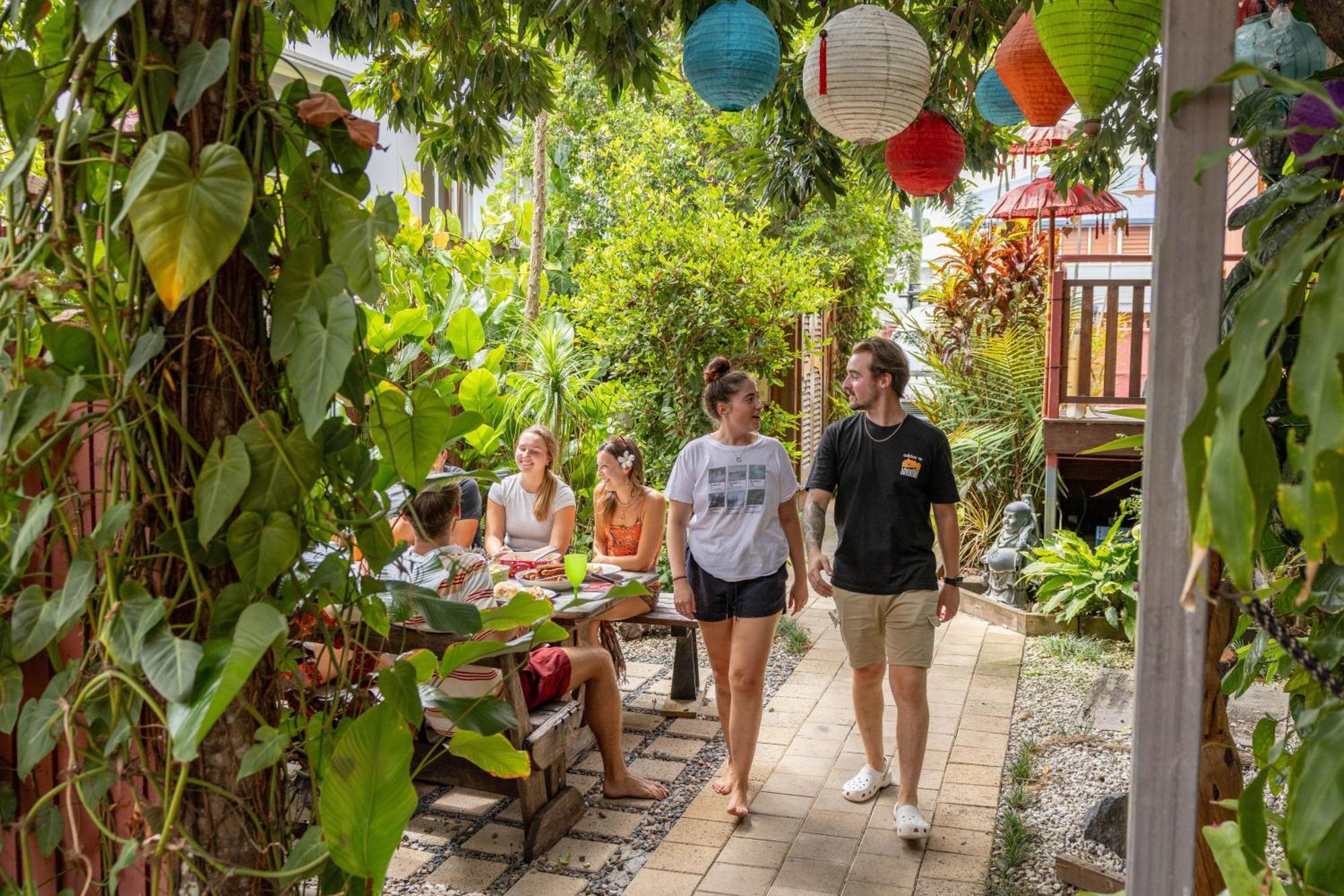 Travellers Oasis Hostel Cairns Kültér fotó