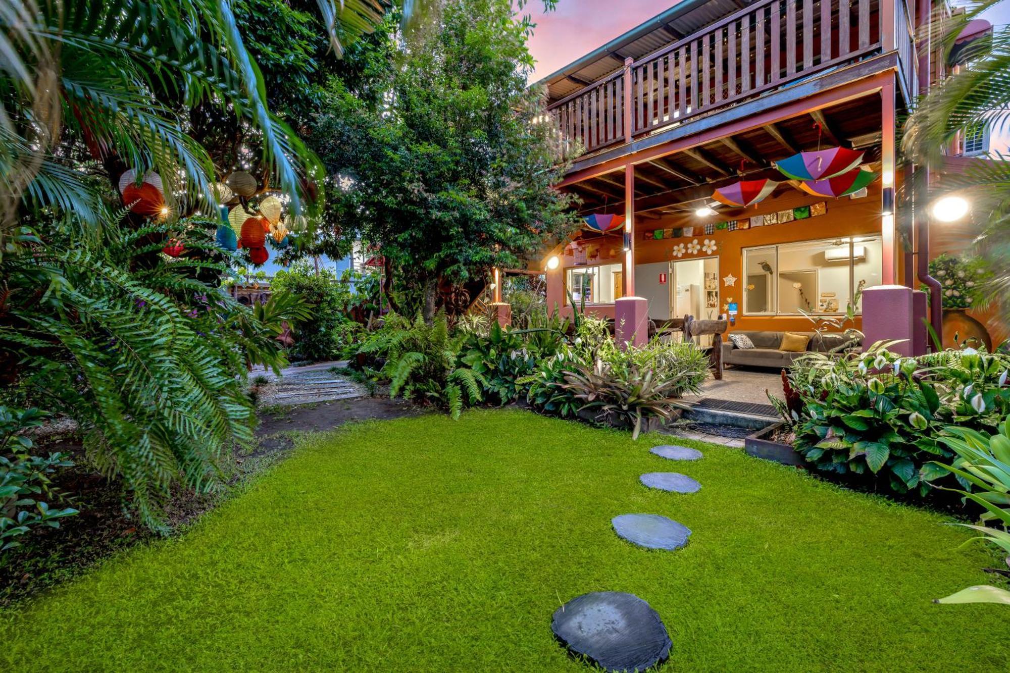 Travellers Oasis Hostel Cairns Kültér fotó