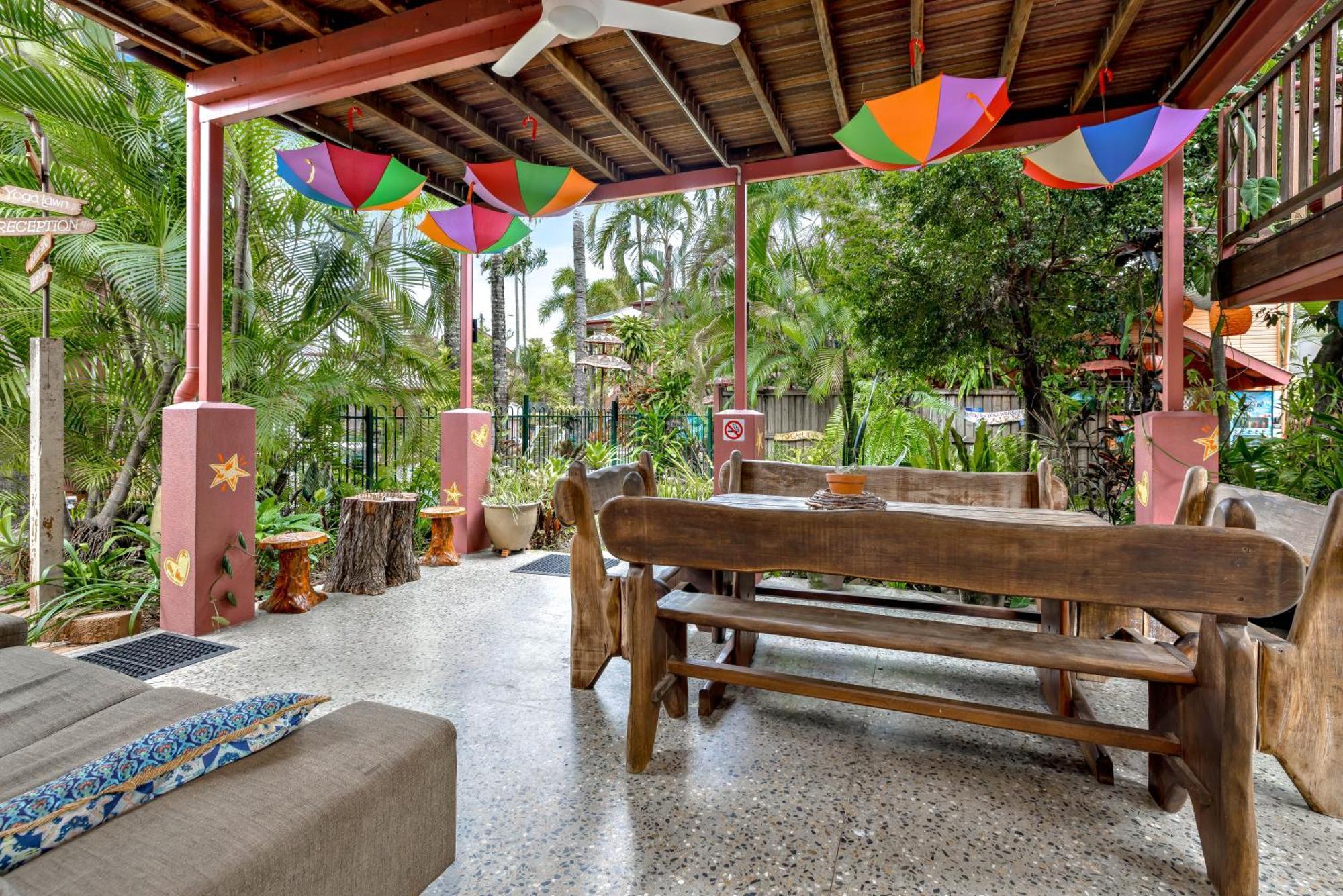 Travellers Oasis Hostel Cairns Kültér fotó